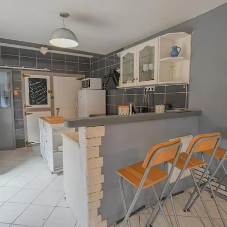 Holiday home Loiseau D'orient Geraudot