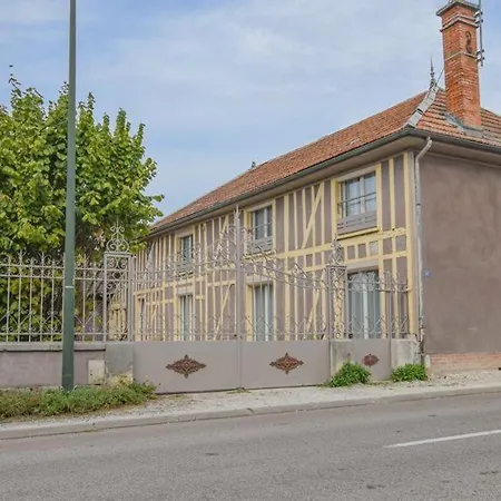 Holiday home Loiseau D'orient *